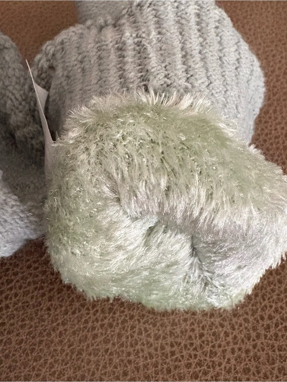 Grey Knit Flower Cuff Gloves